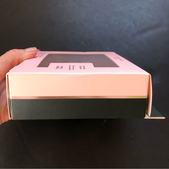 NWT Kate Spade New York AirPods 3rd Generation with Clip - Picture 5 of 8